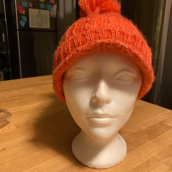 Coal toque - Picture 3 of 3